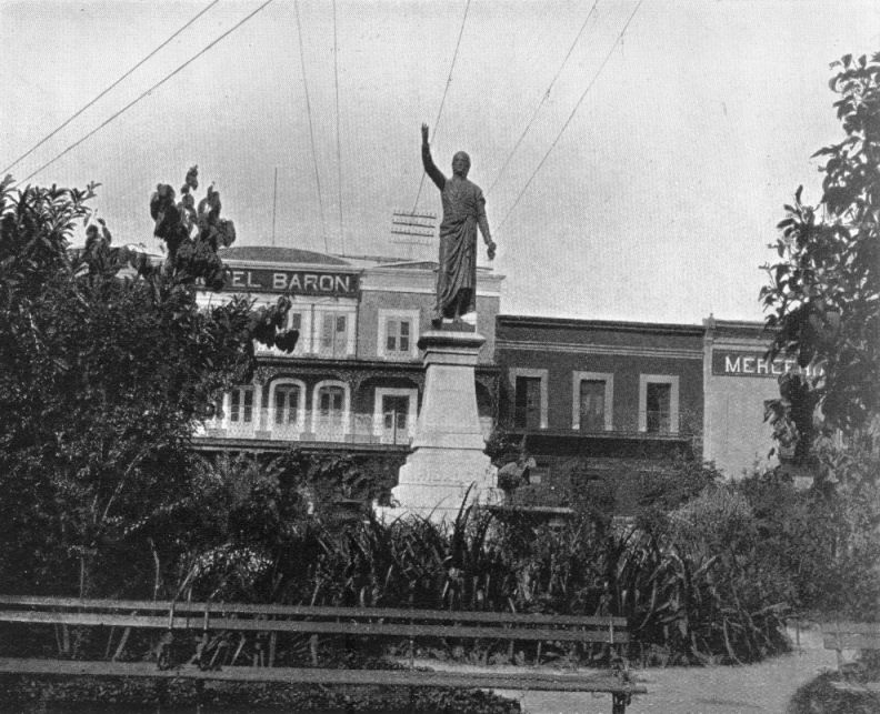 statue of hidalgo