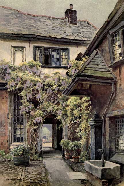 OLD COURTYARD IN THE CLOSE